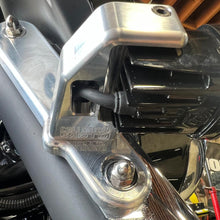 Load image into Gallery viewer, CRO Moto 96-13 Street Glide/Road King Billet S1 Pod Front Turn Signal Kit